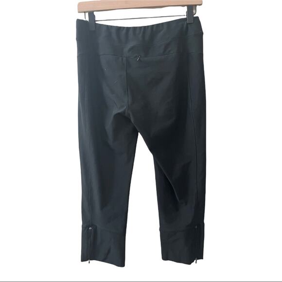 L.L. Bean Black Capri Leggings Size Small Polyester Spandex Blend - Picture 3 of 8